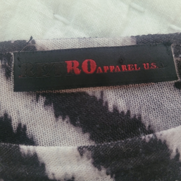 🍬RETRO APPAREL Off Shoulder Animal Print Tunic Size Medium - Picture 5 of 6